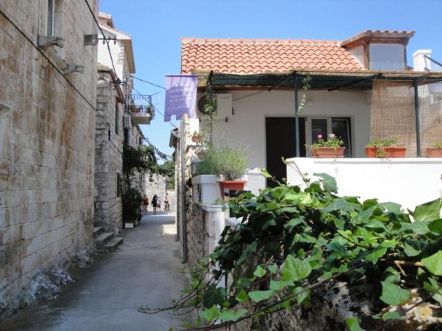Apartments Haracic Hvar Town Exteriör bild